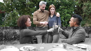 Friends eating alfresco
